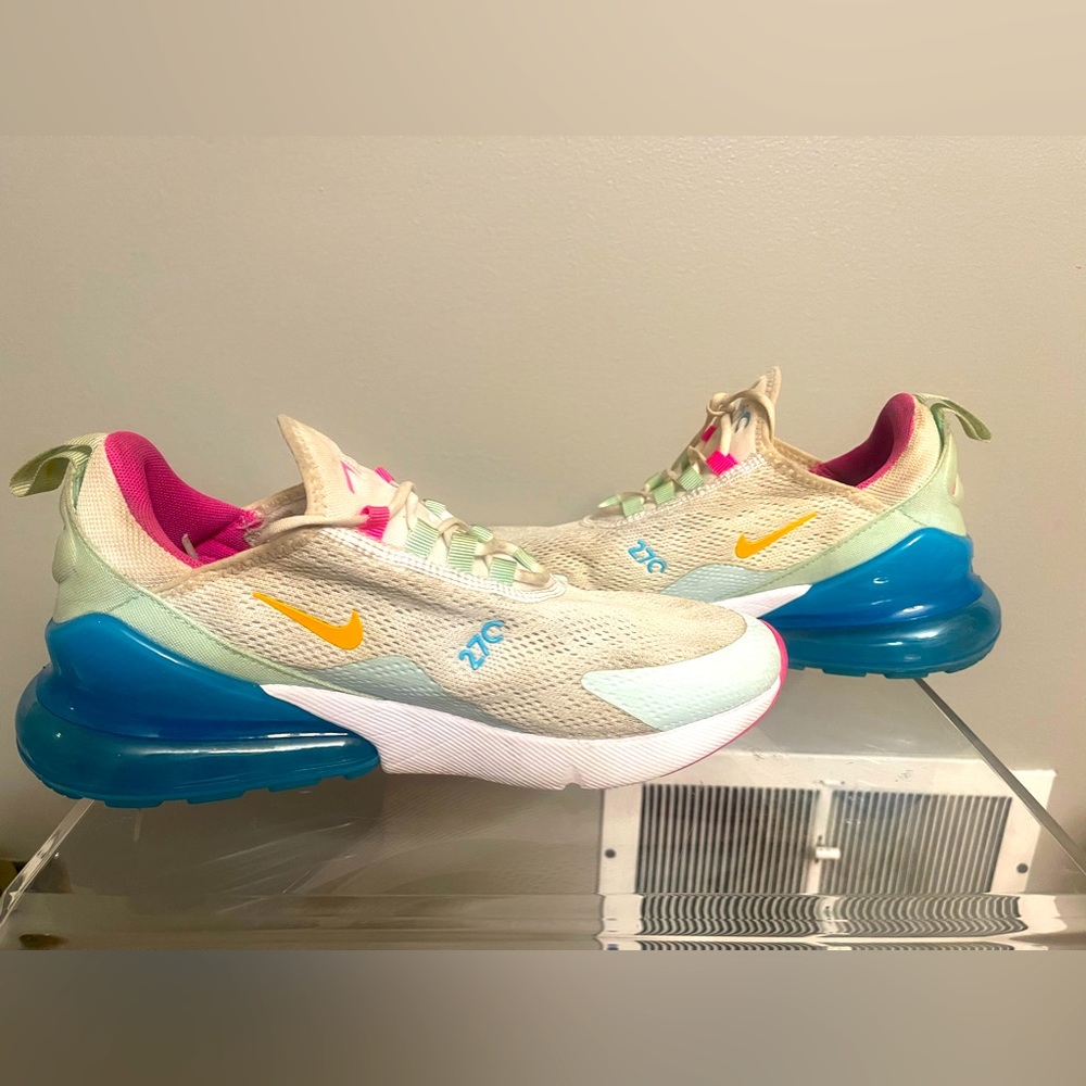 Nike 270 Authentic Womens